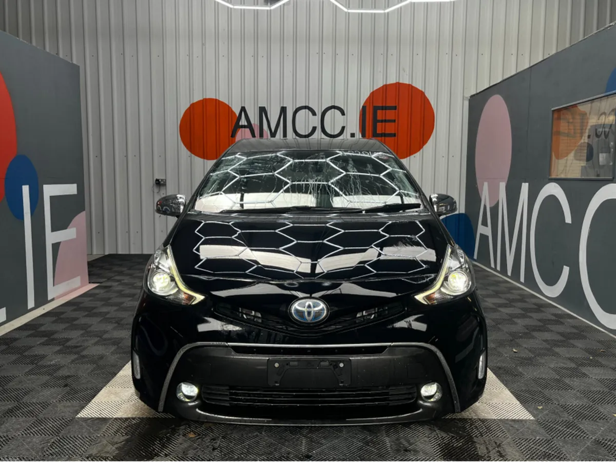 Toyota Prius 1.8 HYBRID 7 SEATER / 53k KMs / Cruis - Image 2