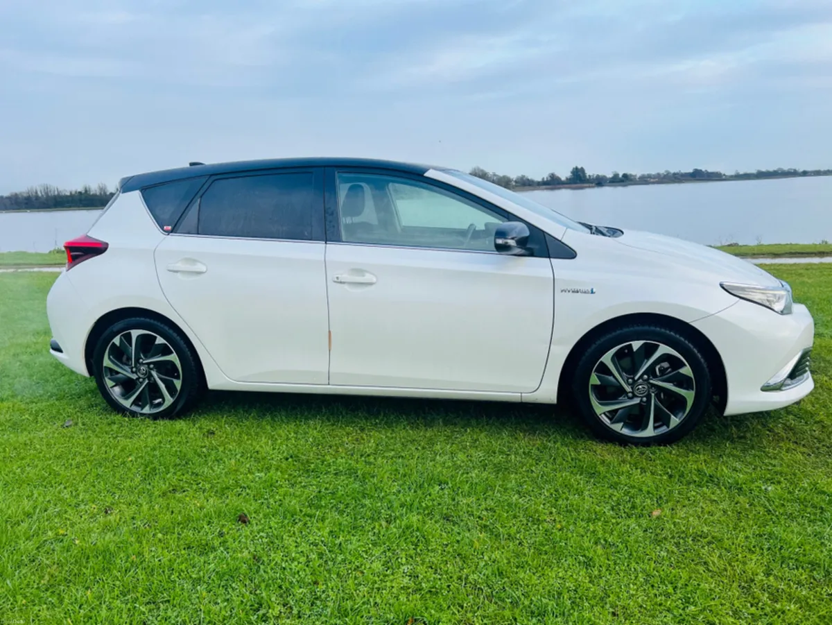 Toyota Auris / HYBRID / AUTO - Image 3