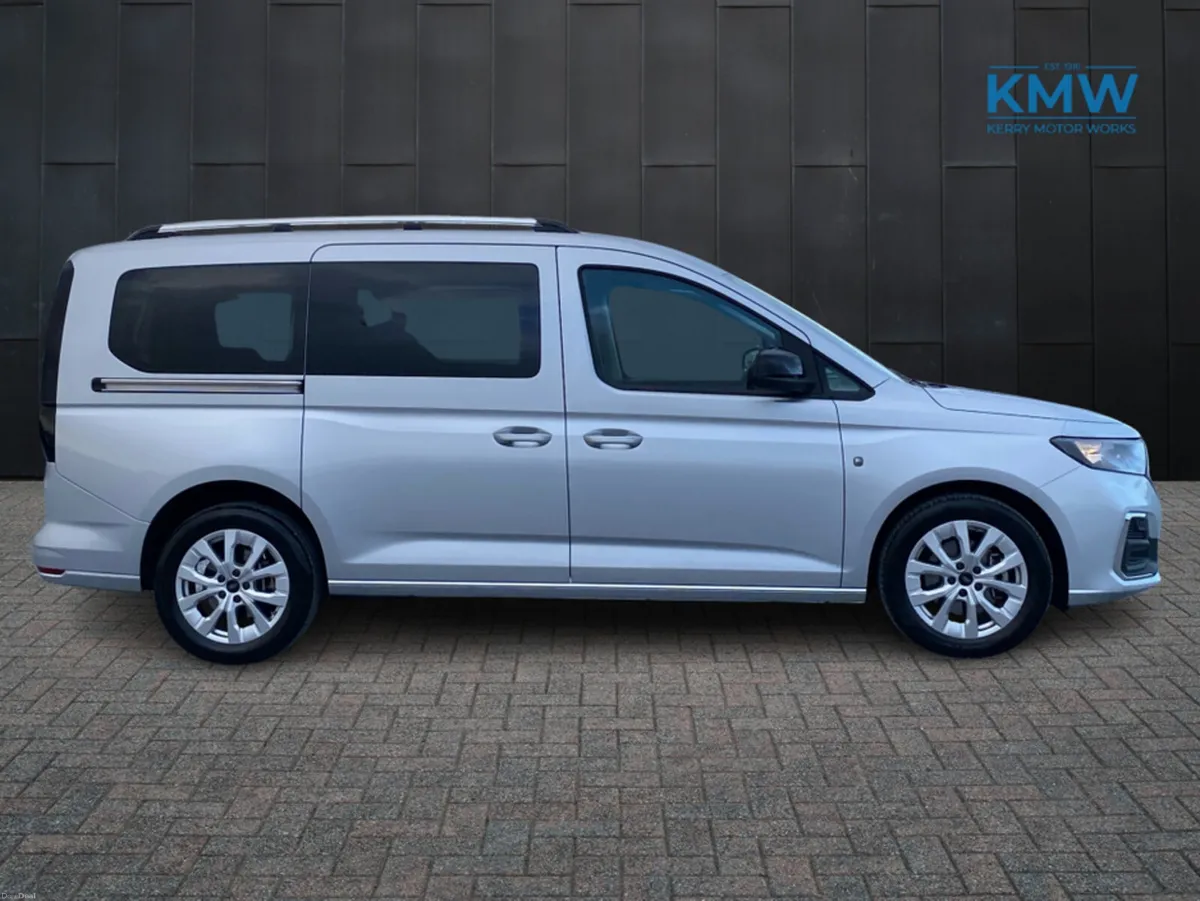 Ford Tourneo Connect 2.0 TDCI Grand Tourneo 7-Seat - Image 4