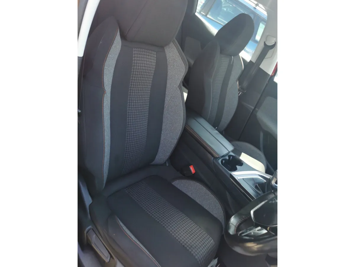 Peugeot 3008 ACTIVE 1.6 BLUE HDI 120 4 4DR - Image 5