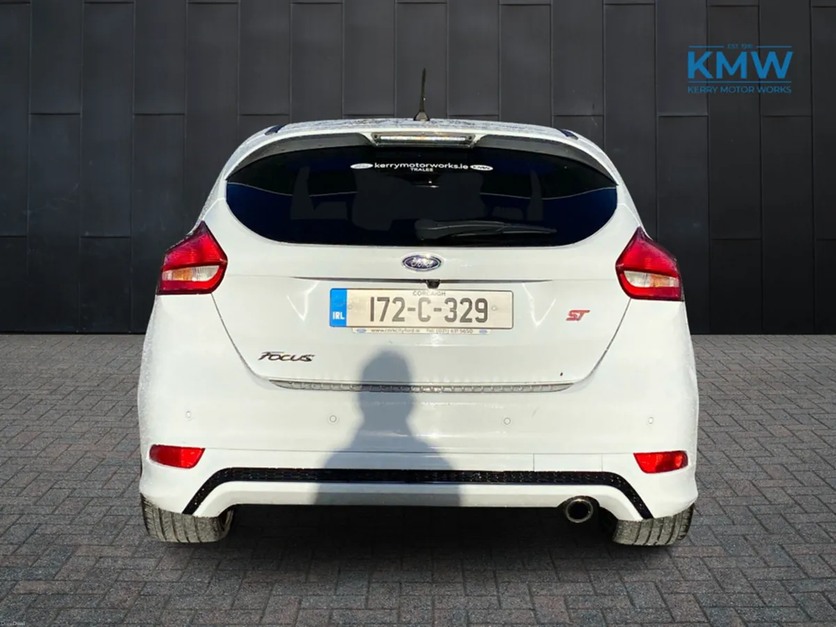 Ford Focus ST-Line 2.0 TDCI 150BHP... 18 Alloys + - Image 4