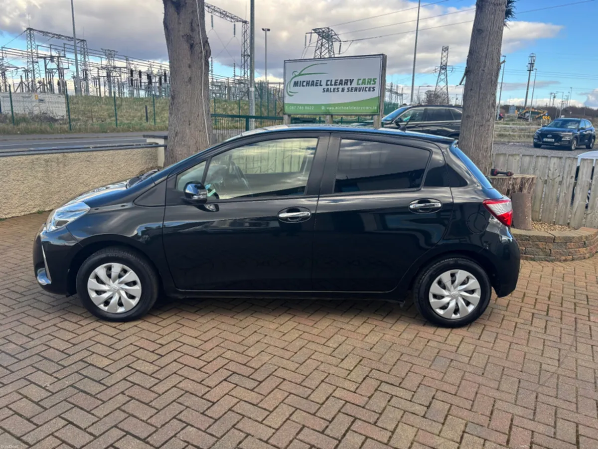 Toyota Yaris DBA-KSP130 5DR AUTO - Image 3