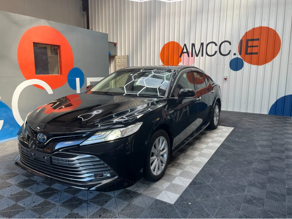 Toyota Camry 2.5 HYRBID / 42k KMs / REVERSE CAMERA - Image 4