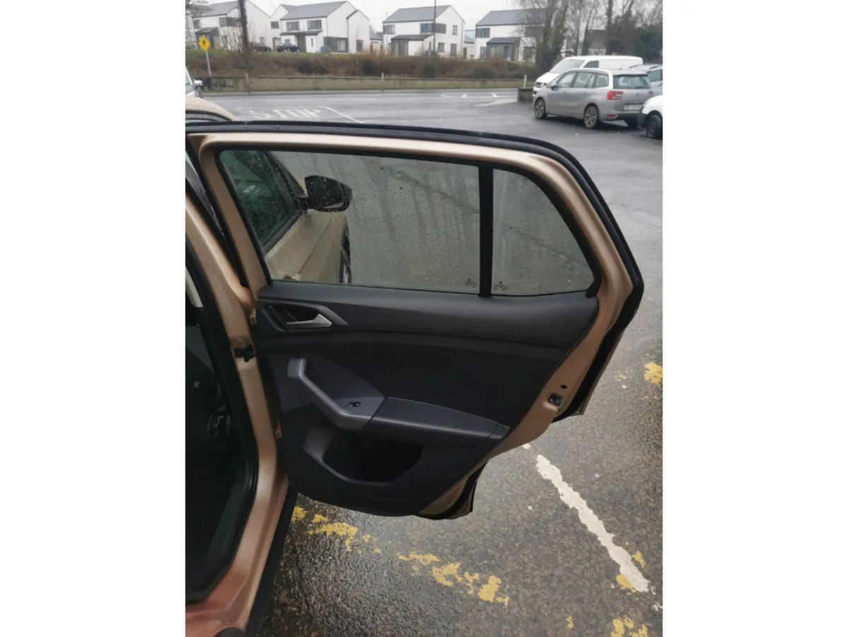 Volkswagen T-Cross LIFE 1.0 TSI MANUAL 5SPEED 95BH - Image 6