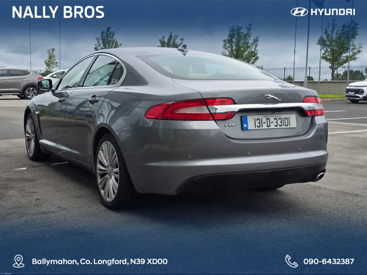 Jaguar XF 2.2 D LUXURY 200PS 4DR AUTO - Image 4