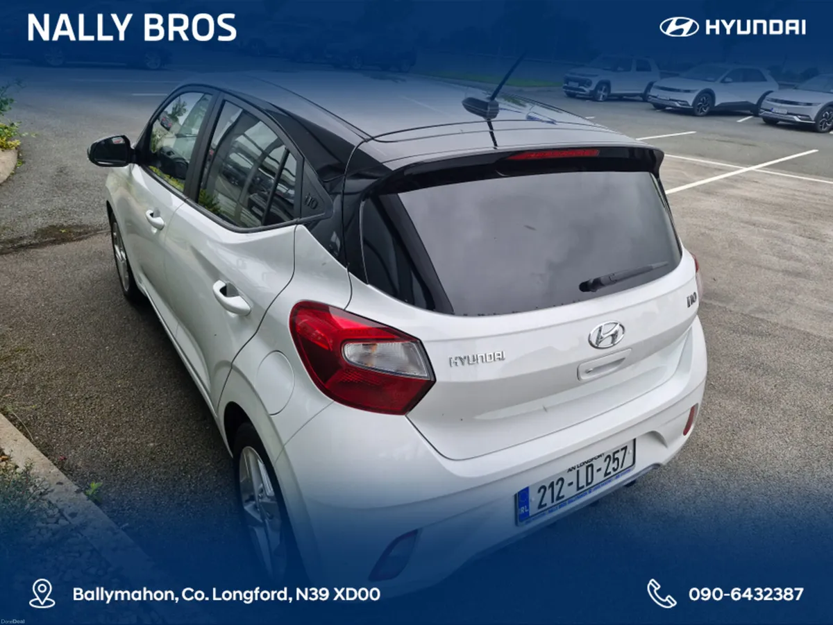 Hyundai i10 DELUXE PLUS 2 TONE ROOF 5DR - Image 4