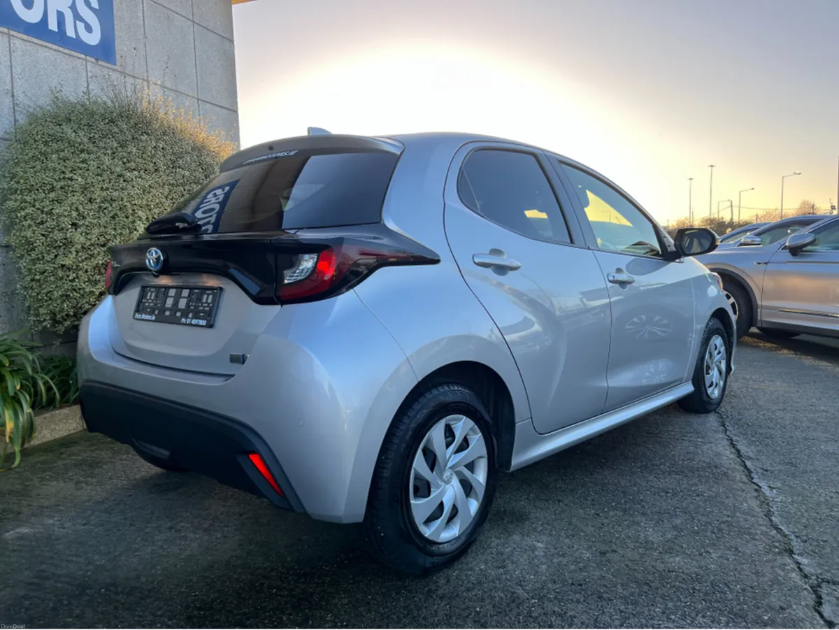 Toyota Yaris X HYBRID AUTOMATIC 1.5 PETROL //KEYLE - Image 4