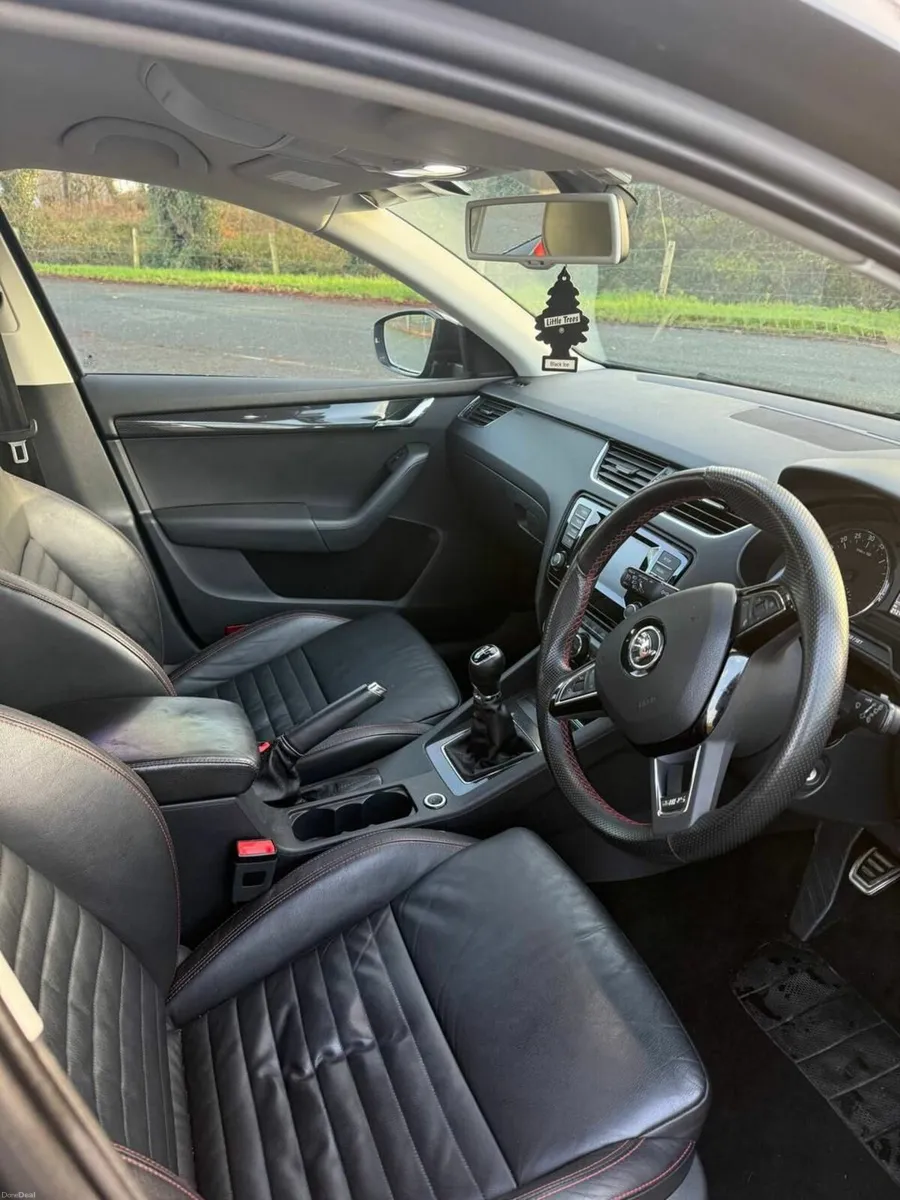 SKODA OCTAVIA 2014 LOW MILEAGE VRS VIEW - Image 4
