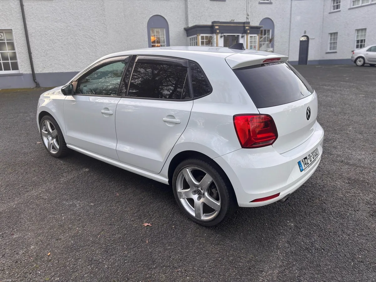 2014 VOLKSWAGEN POLO AUTOMATIC - Image 4