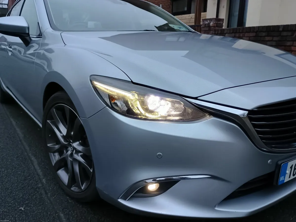 Car in excellent condition, low km, high-spec! - Image 1