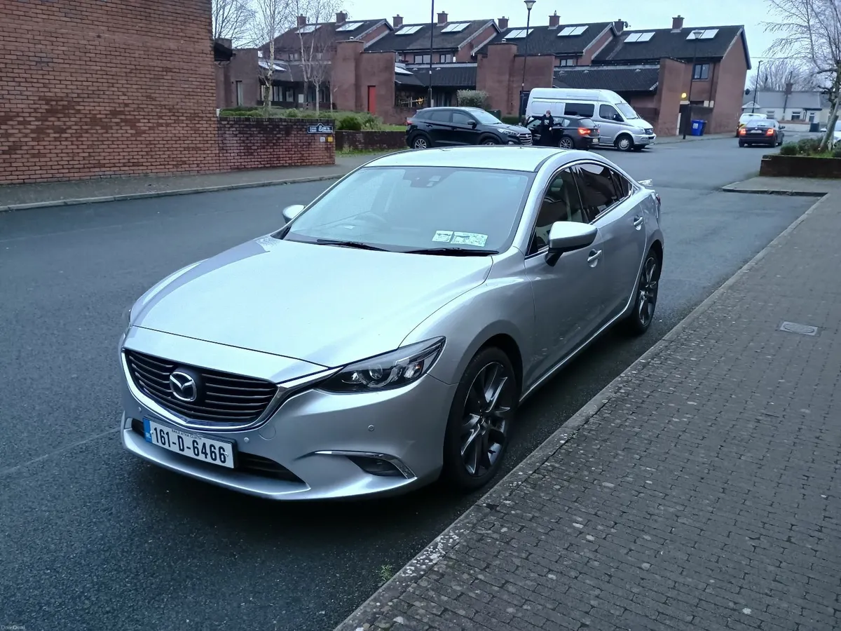 Car in excellent condition, low km, high-spec! - Image 2