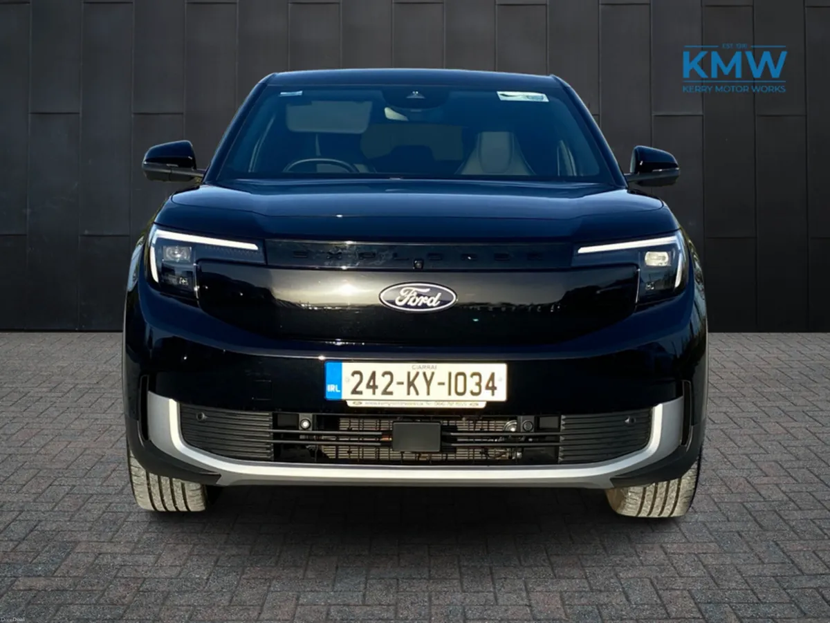 Ford Explorer Premium Extended Range..Drivers Assi - Image 3