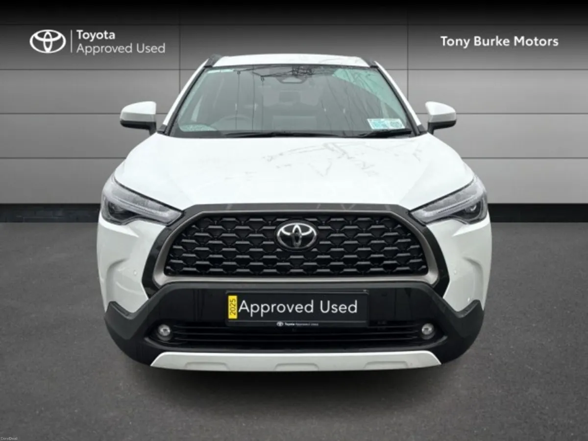 Toyota Corolla CROSS - Save EUR 4,500 - LunaSport - Image 4