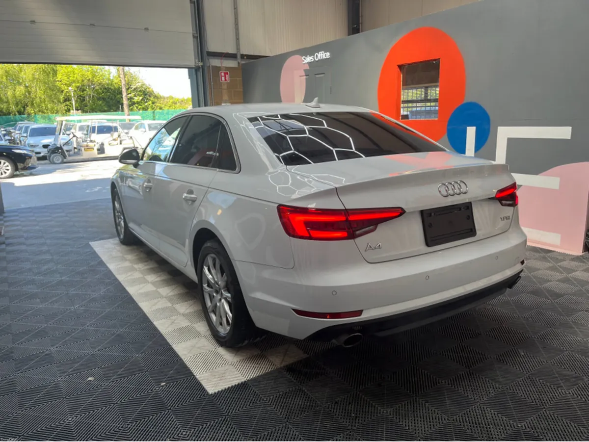 Audi A4 2.0 TFSI / 92k KMs / REVERSE CAMERA , ADAP - Image 4