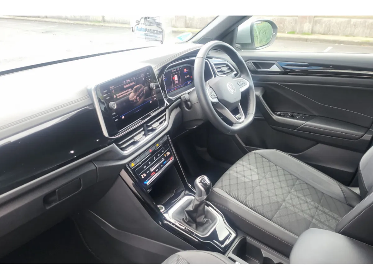 Volkswagen T-Roc R-LINE 1.0 TSI MANUAL 6S 110BHP * - Image 3