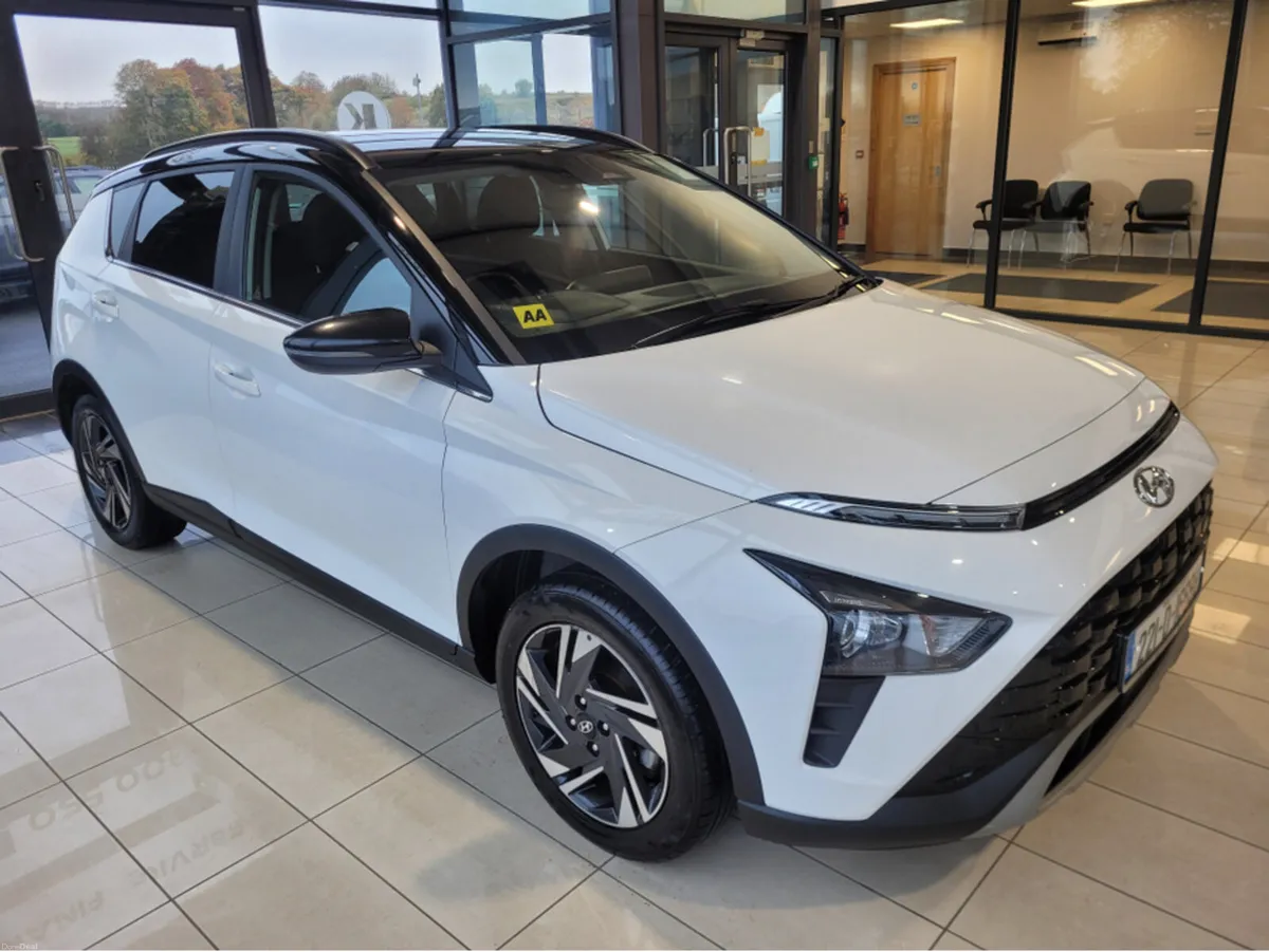 Hyundai Bayon AUTOMATIC TWO TONE 5DR - Image 2
