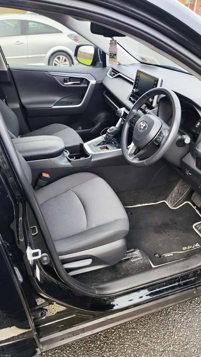Toyota RAV4 2022 - Image 4