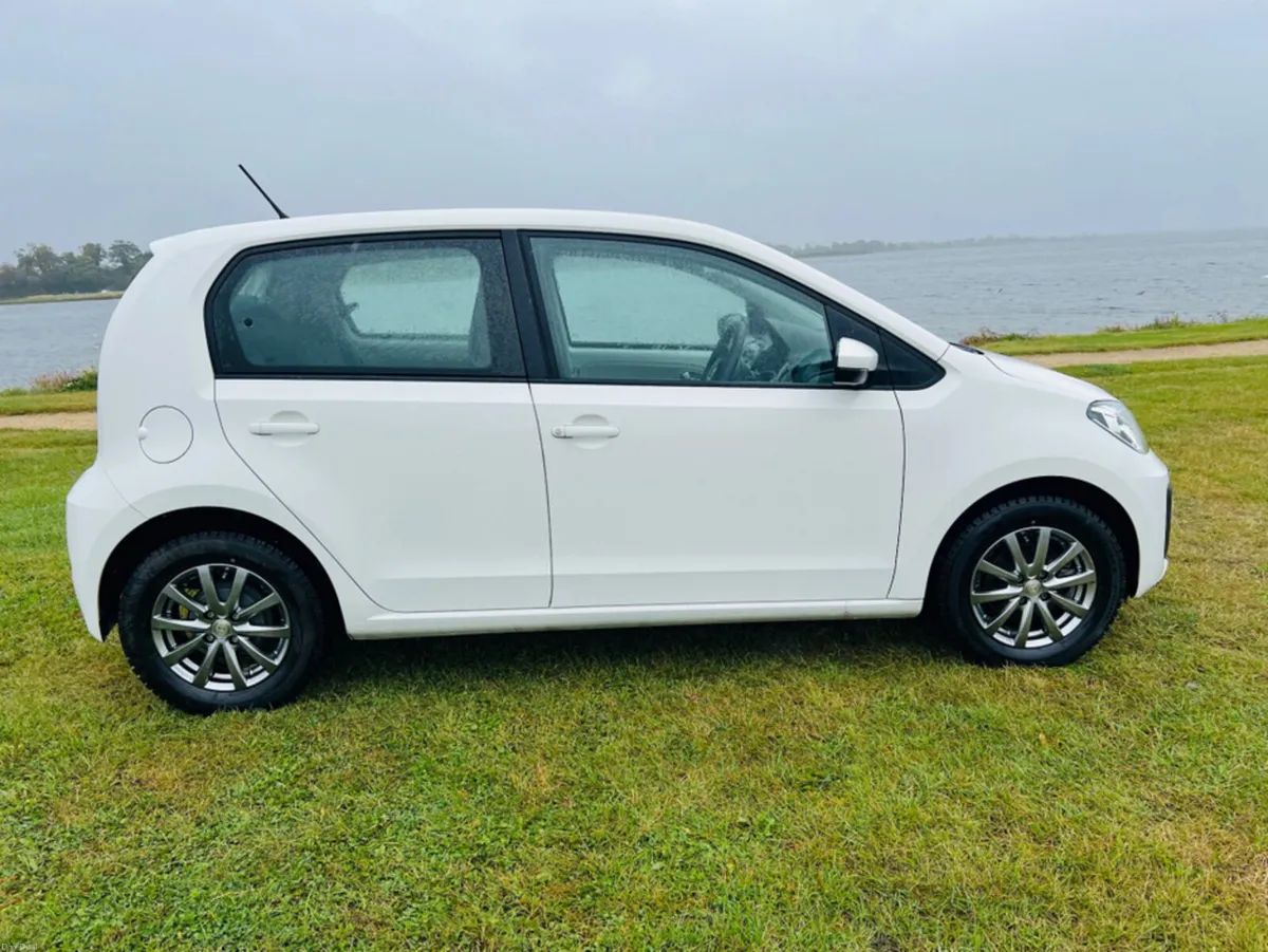 Volkswagen up! LOW MILEAGE //FINANCE AVAILABLE//CA - Image 3