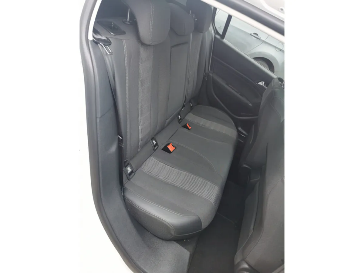 Peugeot 308 B6 F/L ALLURE 1.6 BLUE HDI 100 4 - Image 6