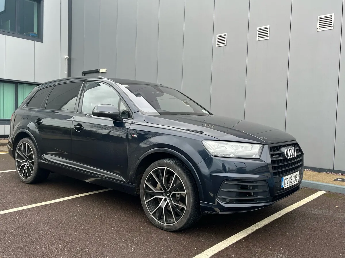 Audi Q7 - Image 1