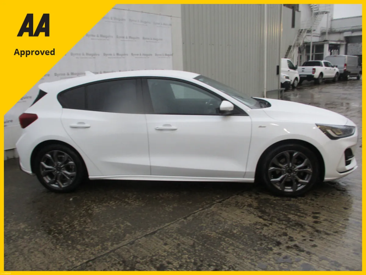 Ford Focus ST-LINE 1.0 PETROL  FULLY SERVICED WITH - Image 6