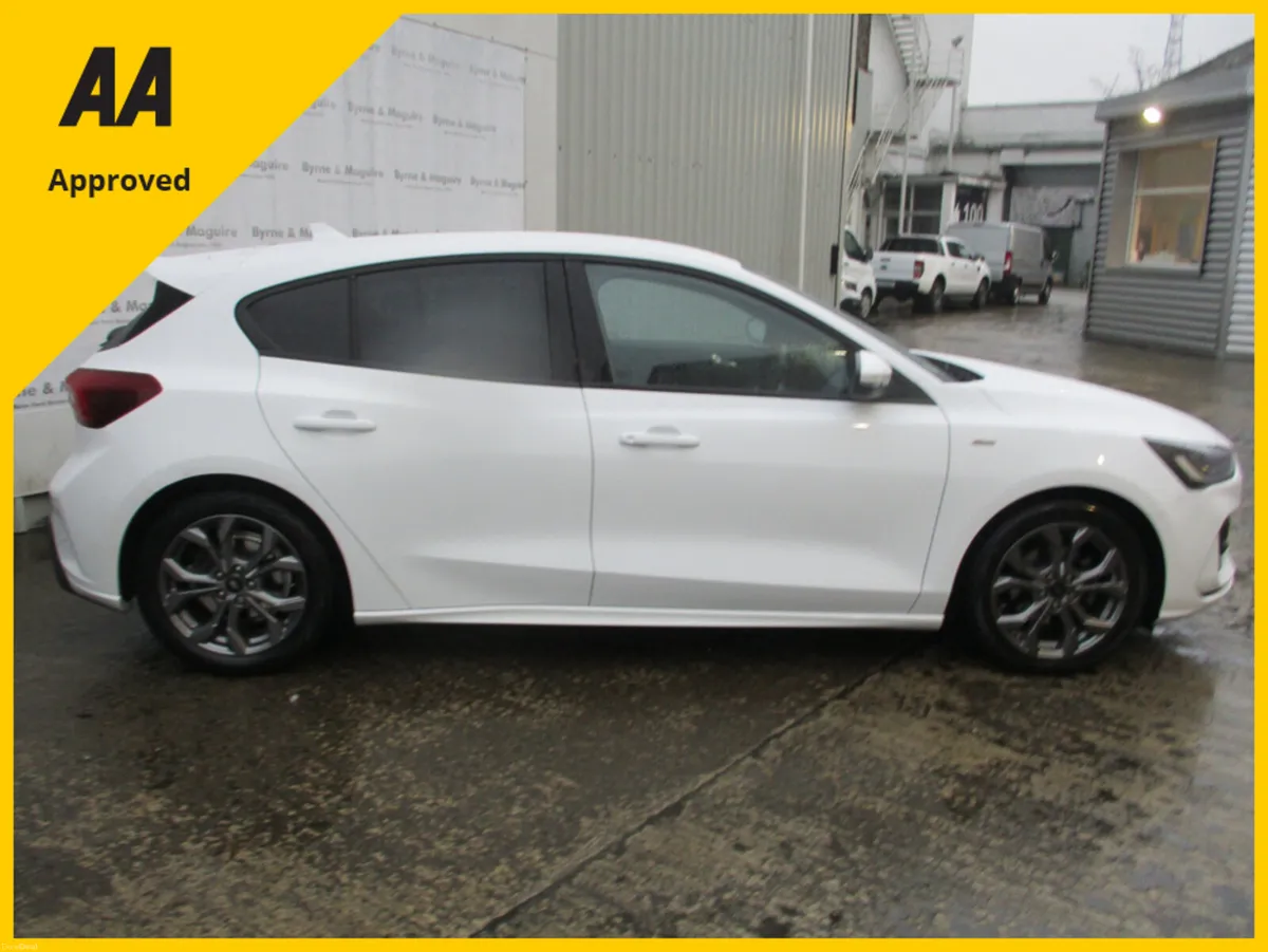 Ford Focus ST-LINE 1.0 PETROL  FULLY SERVICED WITH - Image 3