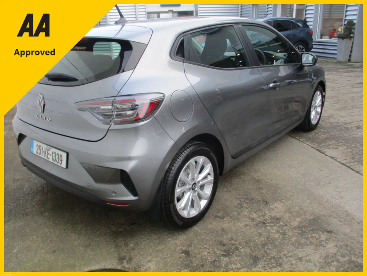 Renault Clio EVOLUTION  WITH ONLY 6105KMS HIGH SPE - Image 4