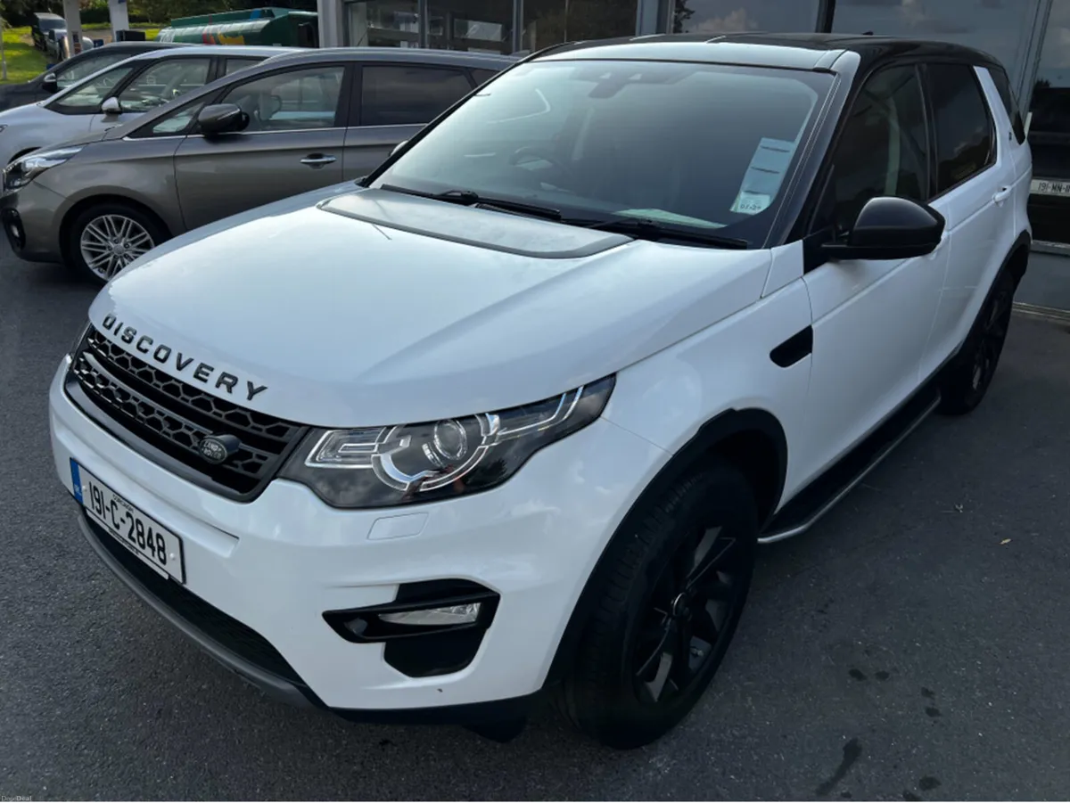 Land Rover Discovery Sport 2.0 TD4 SE AUTO Black P - Image 3