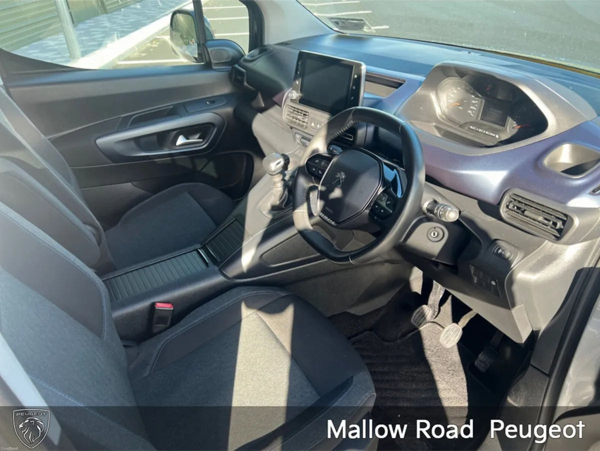 Peugeot Rifter ALLURE Wheelchair Accessible - Image 2