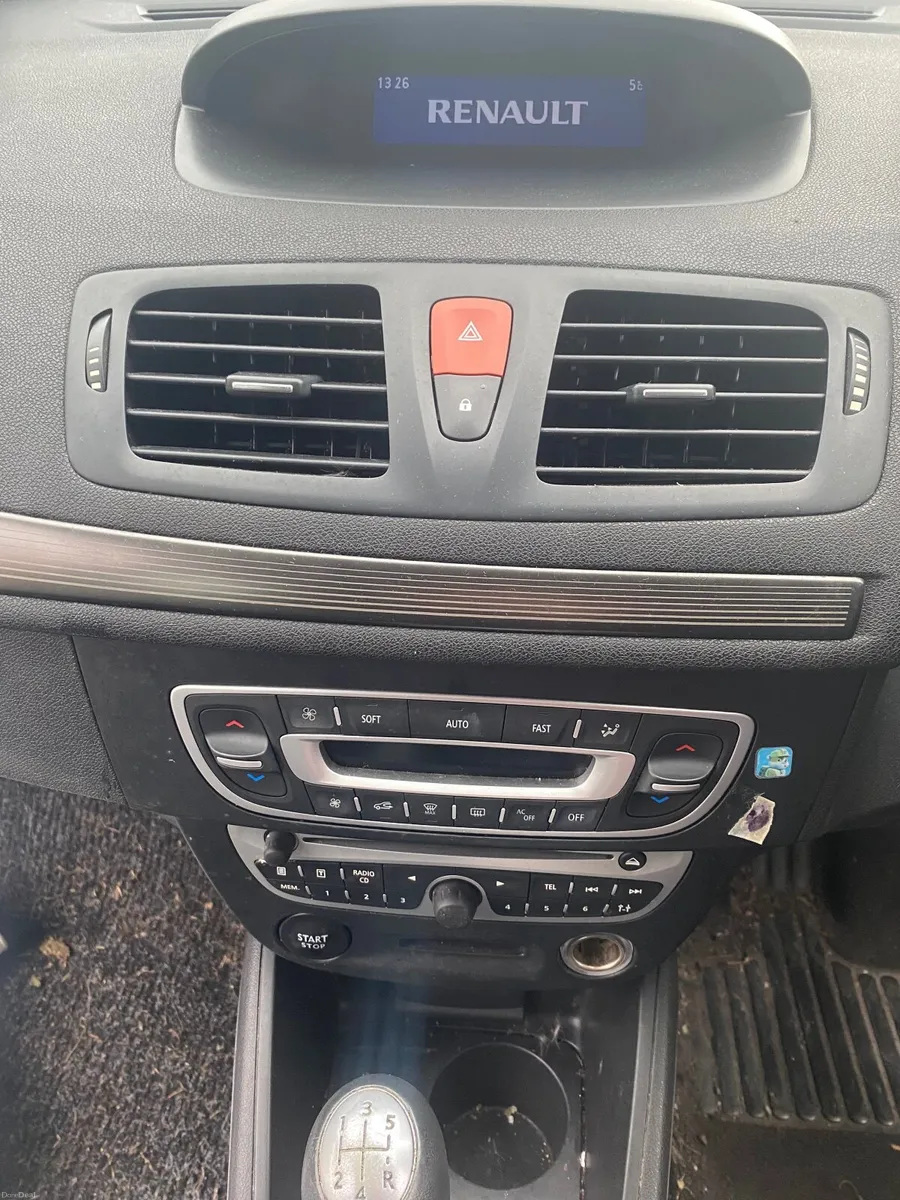 Renault Fluence 2011 - Image 4