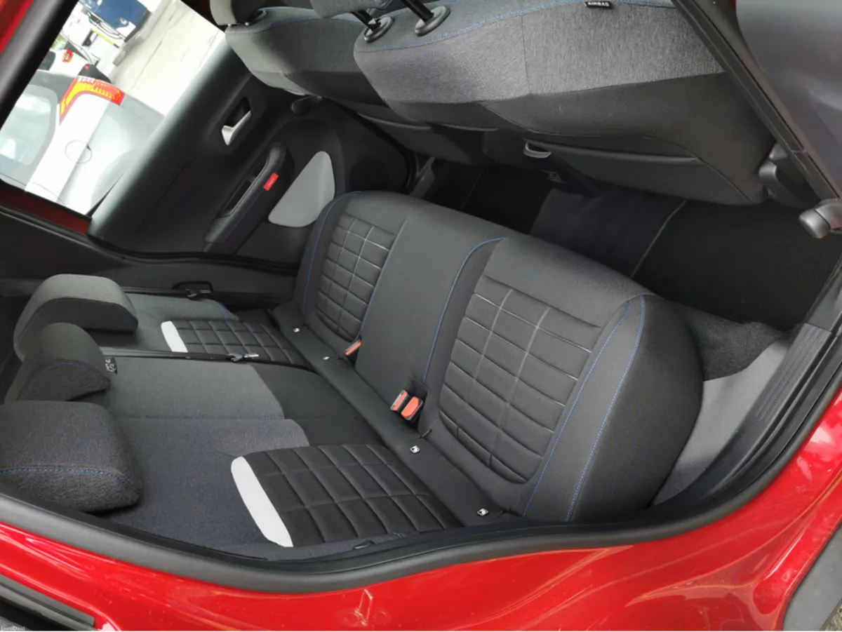 Citroen C3 PLUS EDITION  1.2 PETROL - Image 4