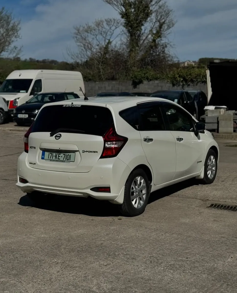 Nissan Note 2017 Auto Medallist version 68000KMS - Image 4
