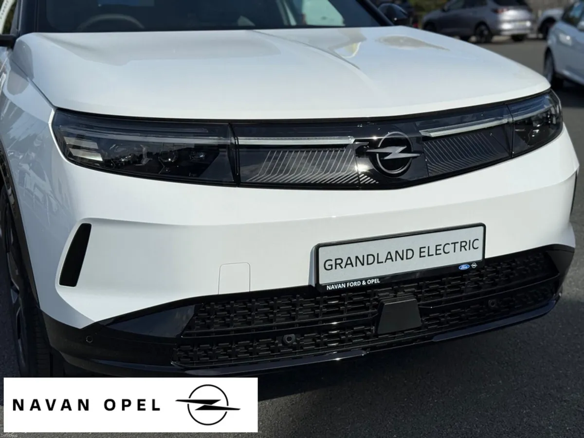 Opel Grandland GS-Line Electric 210Ps 520Km Range - Image 4