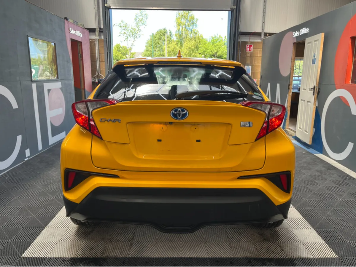Toyota C-HR ONLY €18950 C-HR 1.8 HYRBID / 91k KMs - Image 5