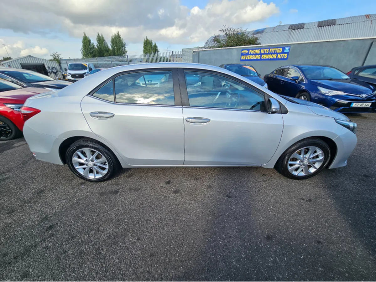 Toyota Corolla 1.4 D-4D LUNA 4DR ** HIGH SPEC IRIS - Image 4