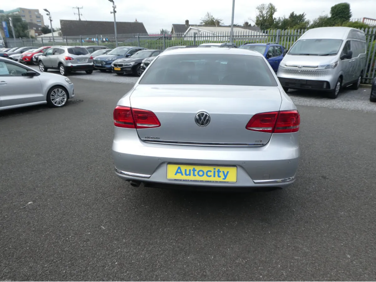 Volkswagen Passat HIGHLINE 1.6 TDI MANUAL 6SPEED F - Image 6