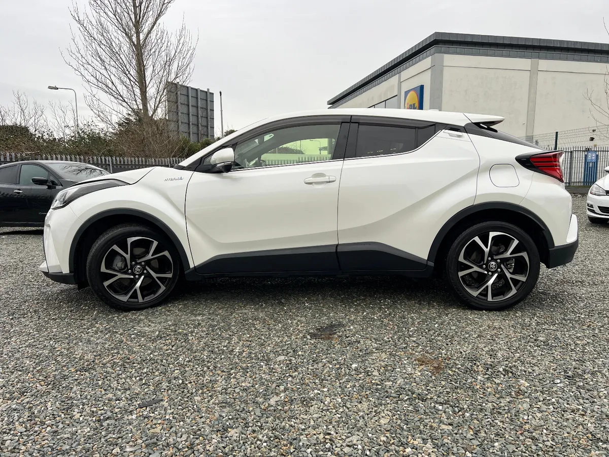 2020 Toyota C-HR  Hybrid (Fully Loaded) - Image 4