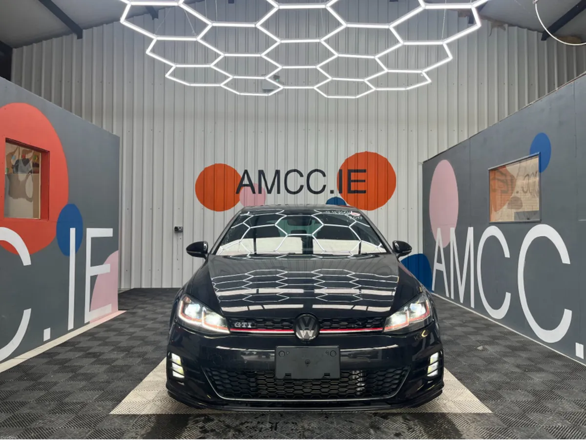 Volkswagen Golf 2.0 GTI / 68k KMs / REVERSE CAMERA - Image 2