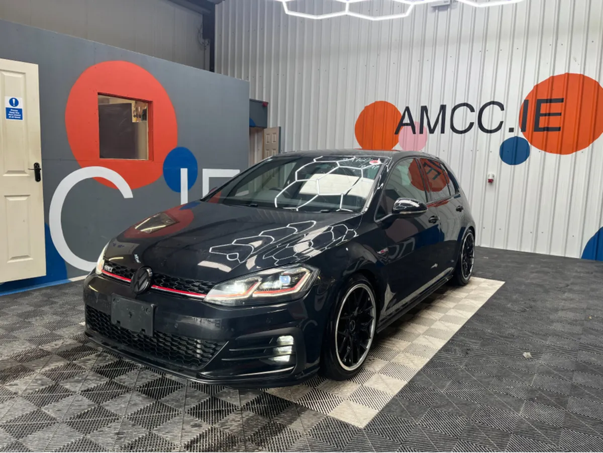 Volkswagen Golf 2.0 GTI / 68k KMs / REVERSE CAMERA - Image 3