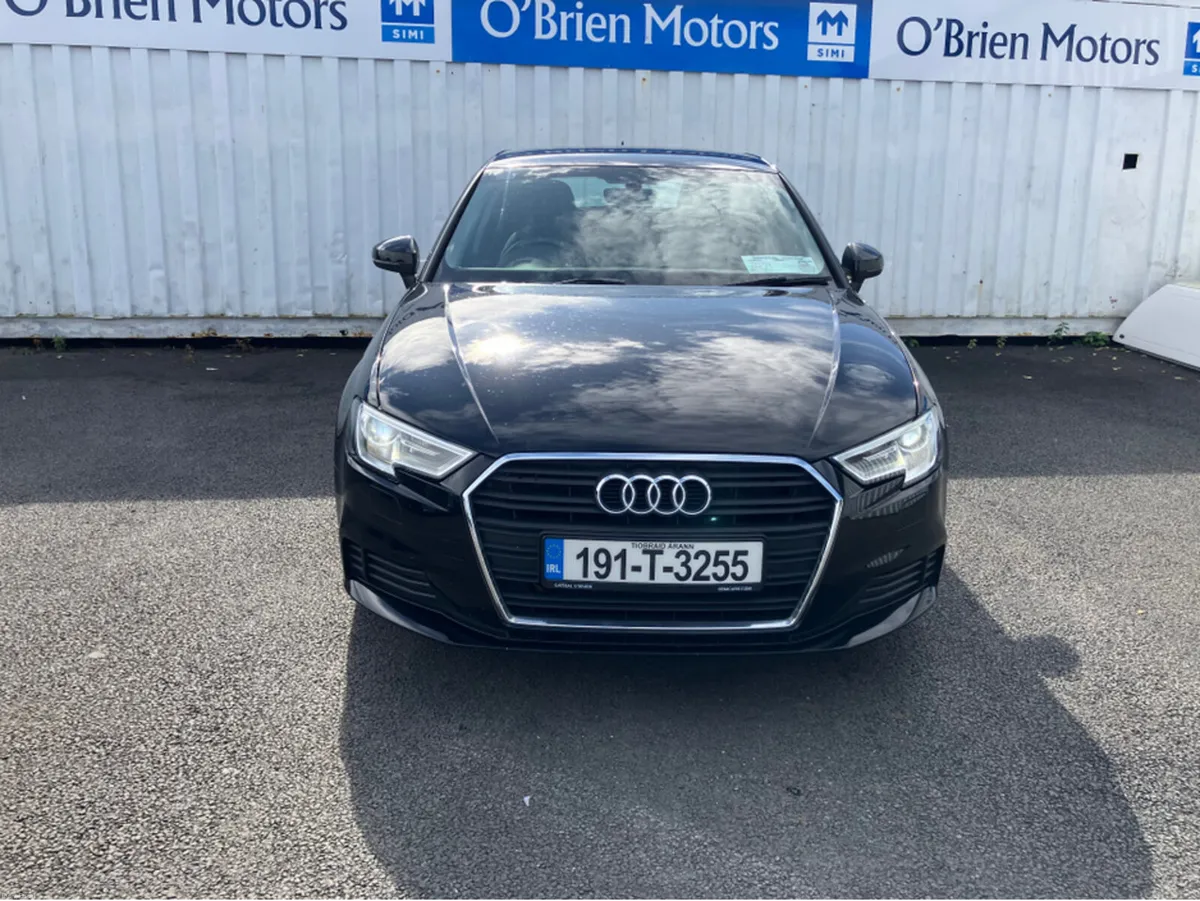 Audi A3 1.6 TDI SE TECHNIK 30 116PS 5DR - Image 2