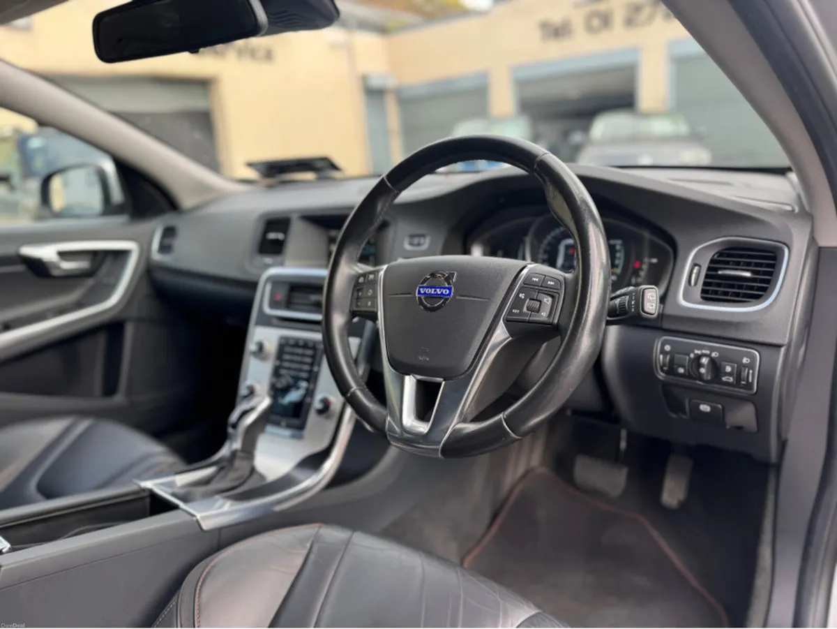 Volvo V60 D2 VOR PS 5DR AUTO - Image 4
