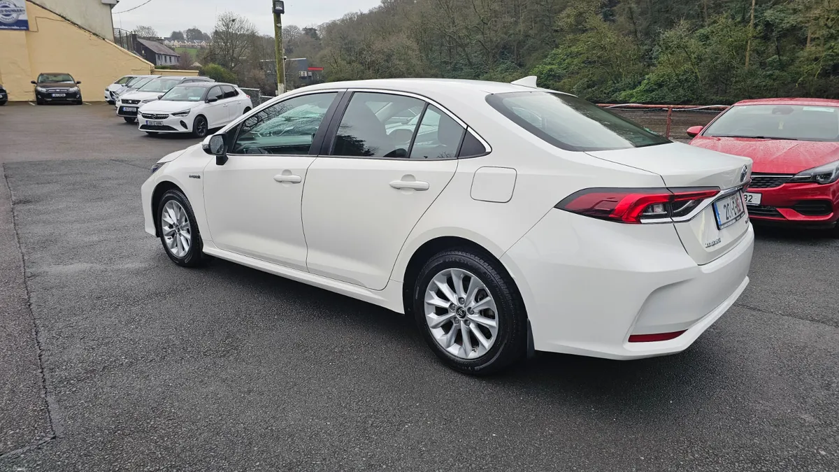 Toyota Corolla 2020 1.8 Hybrid Luna Saloon - Image 6