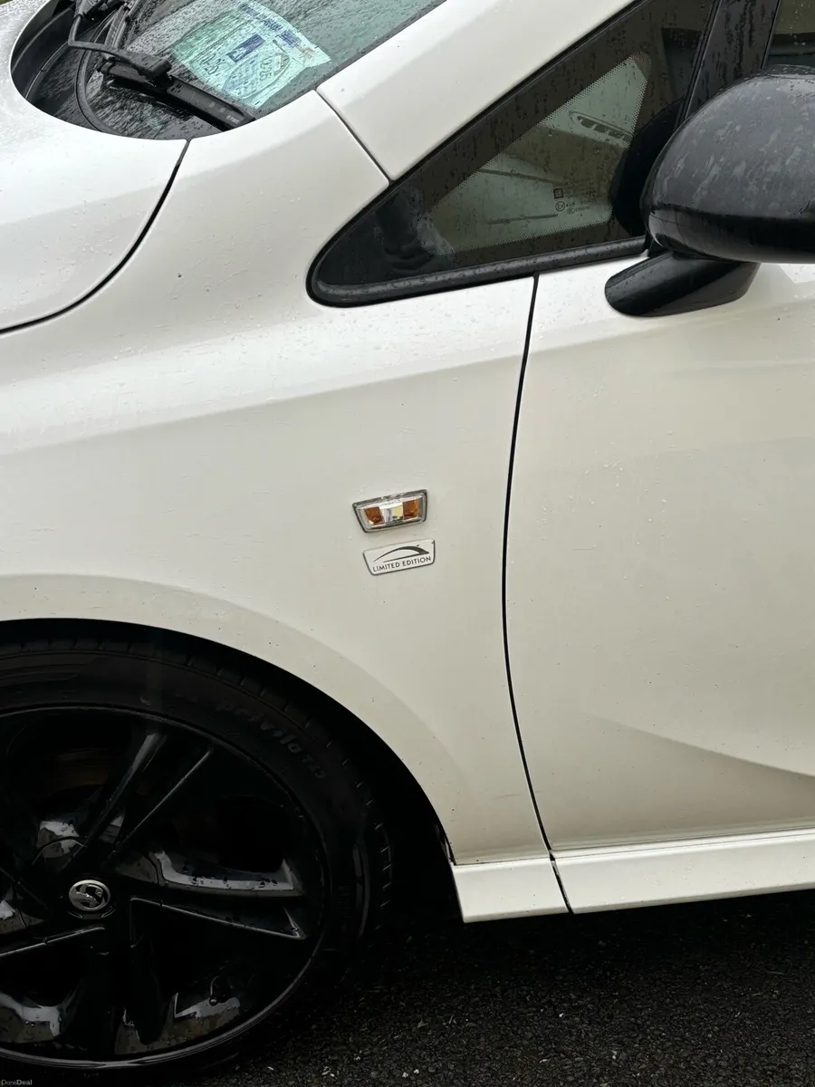 White Vauxhall opel Corsa 1.4l 162 - Image 3