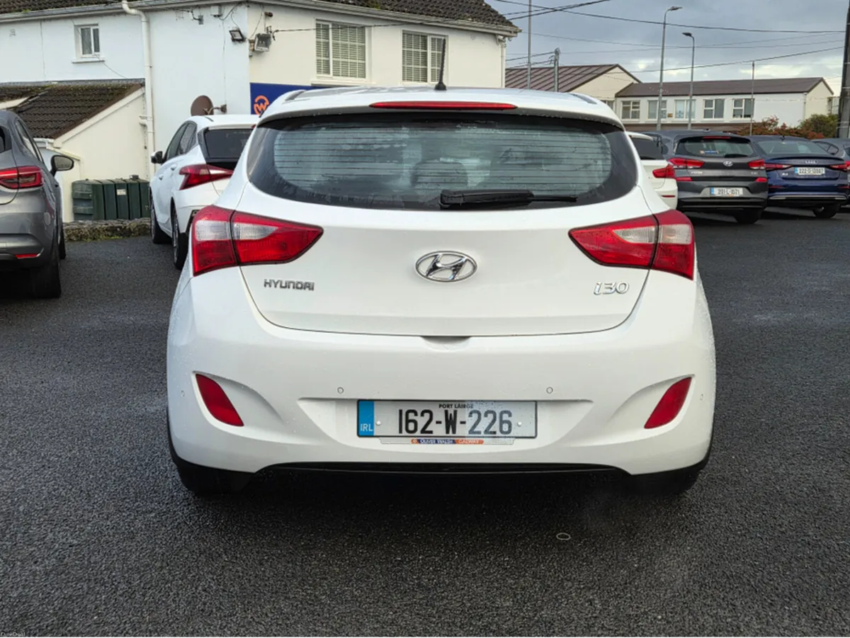 Hyundai i30 DELUXE 4DR 5DR - Image 3