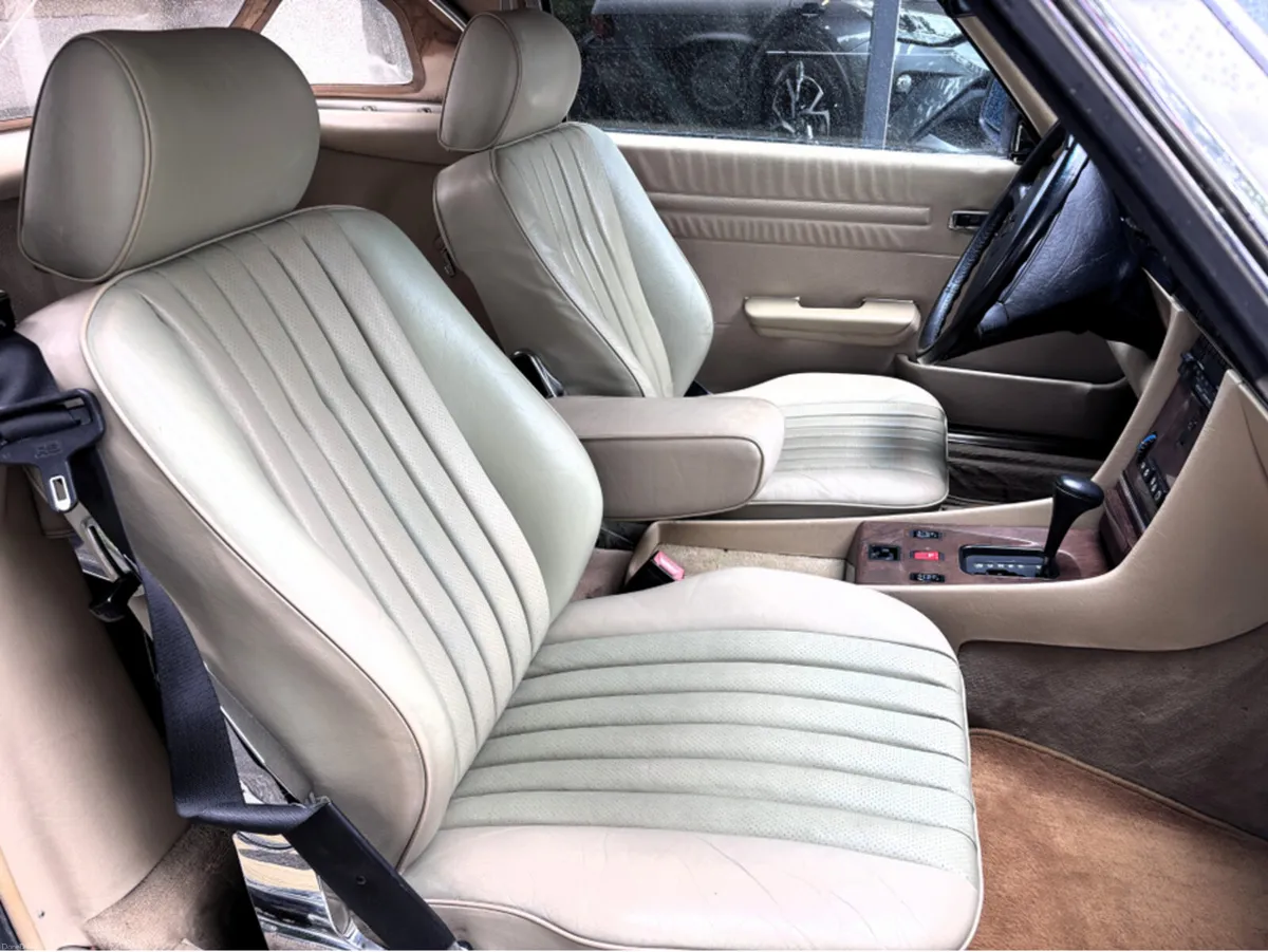 Mercedes-Benz SL-Class 560SL LEFT HAND DRIVE AUTO - Image 6