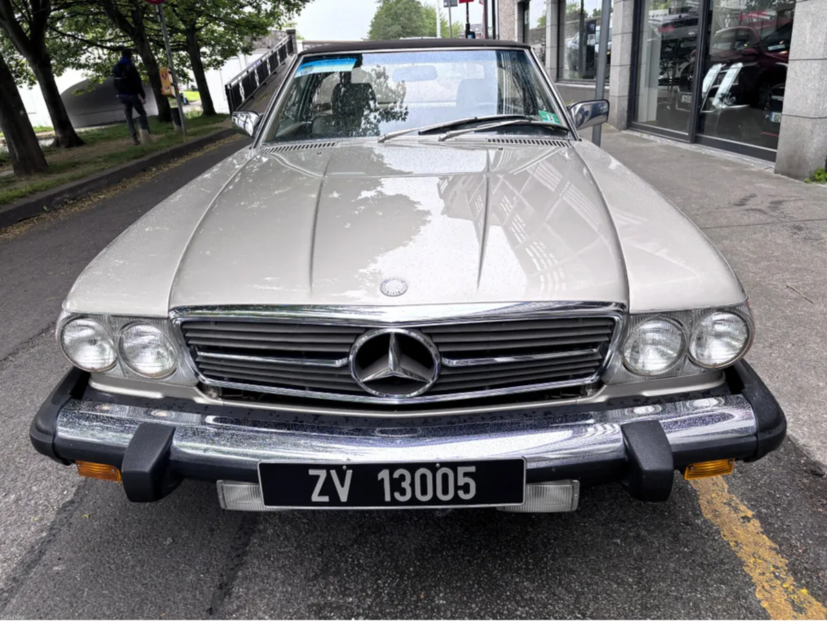 Mercedes-Benz SL-Class 560SL LEFT HAND DRIVE AUTO - Image 3