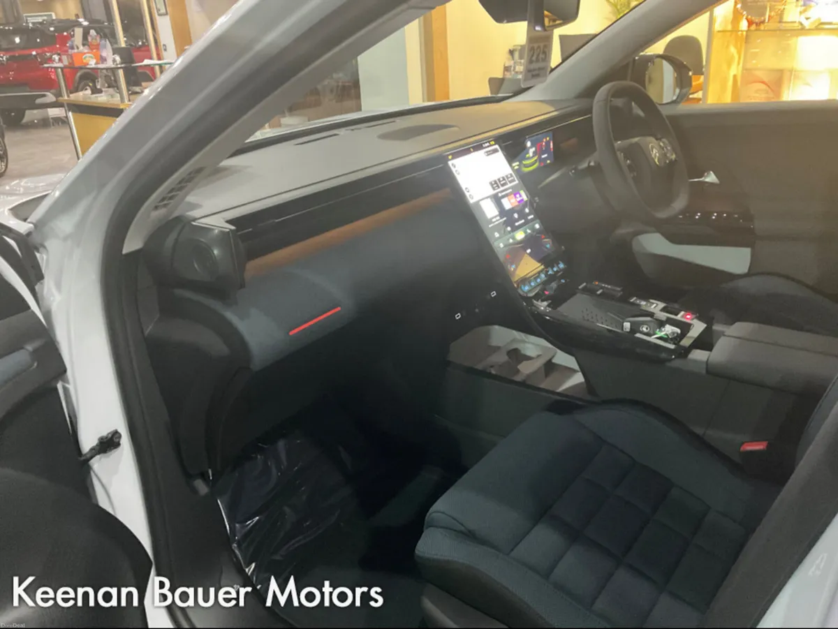 Citroen C5 Aircross PLUS BEV 520 km 73 kWh ,210 hp - Image 5