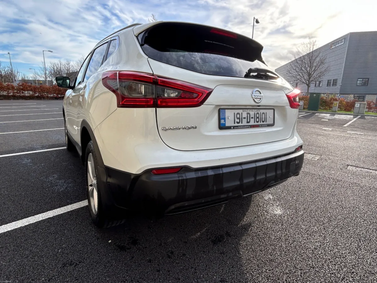 Nissan Qashqai 1.5 SV ** IRISH CAR ** PANORAMIC GL - Image 3