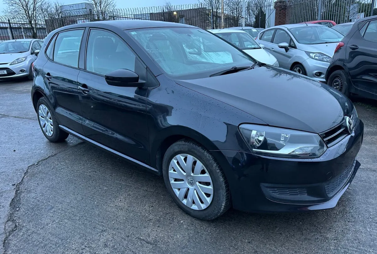 Volkswagen Polo 2012 automatic/  Deposit taken. - Image 2
