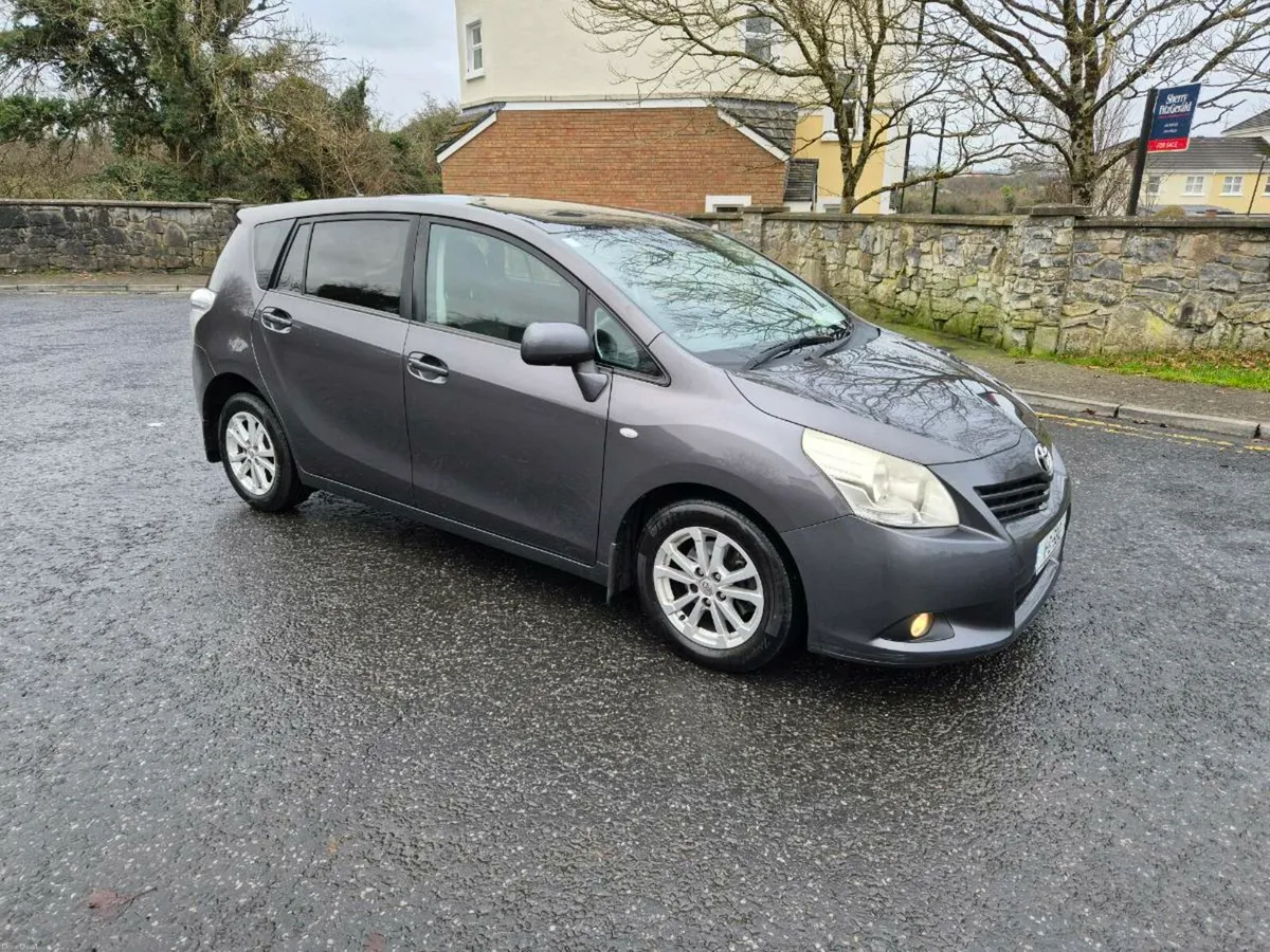 2011 TOYOTA VERSO - Image 2